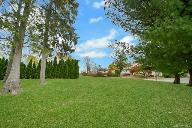 1 Echo Bay Place, New Rochelle, NY 10805