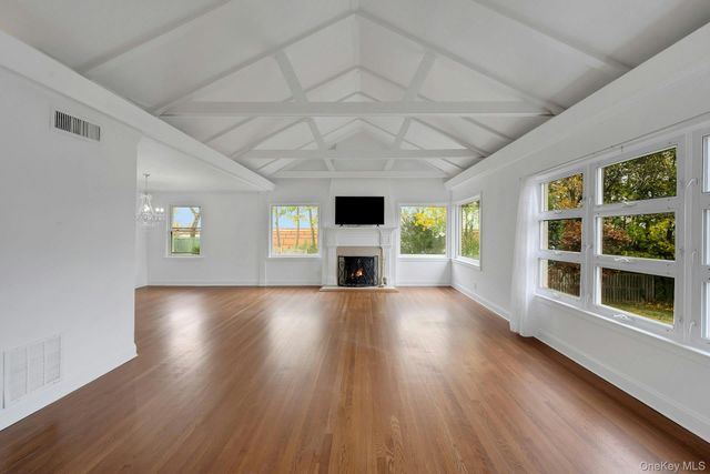 1 Echo Bay Place, New Rochelle, NY 10805