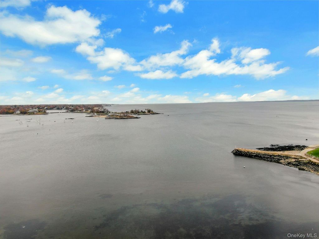 1 Echo Bay Place, New Rochelle, NY 10805