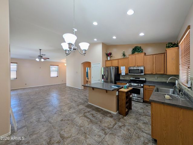 6525 S 37TH Lane, Phoenix, AZ 85041