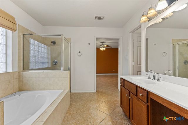 101 Queen Anne Circle, Canyon Lake, TX 78133