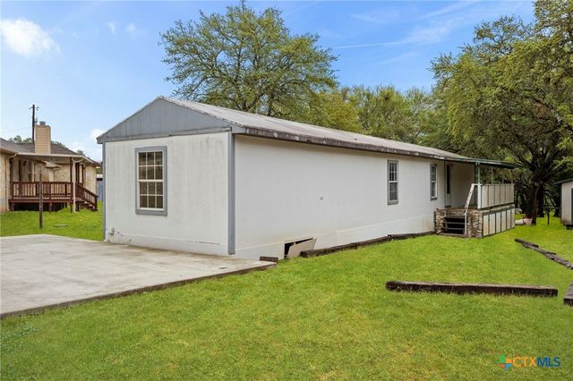 101 Queen Anne Circle, Canyon Lake, TX 78133