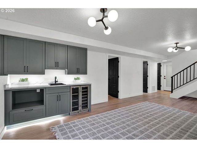 396 BRAE BURN Dr, Eugene, OR 97405