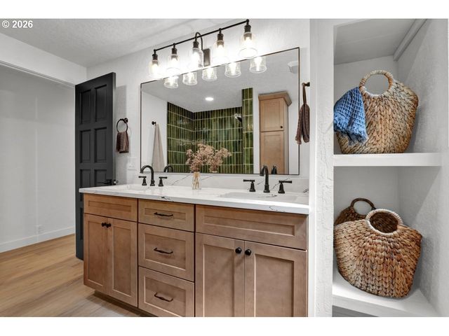 396 BRAE BURN Dr, Eugene, OR 97405