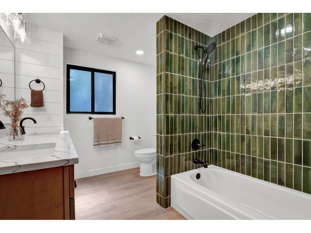 396 BRAE BURN Dr, Eugene, OR 97405