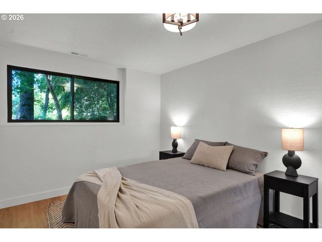 396 BRAE BURN Dr, Eugene, OR 97405