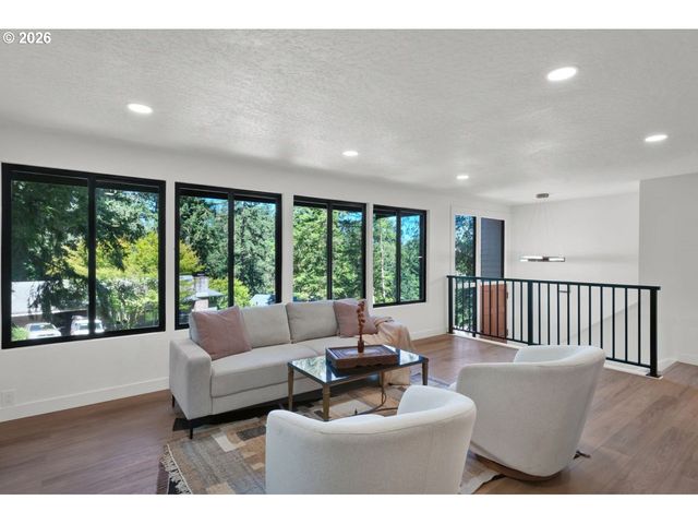 396 BRAE BURN Dr, Eugene, OR 97405