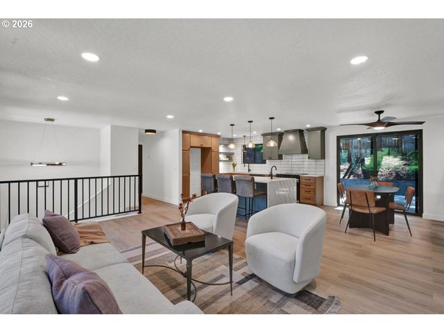 396 BRAE BURN Dr, Eugene, OR 97405