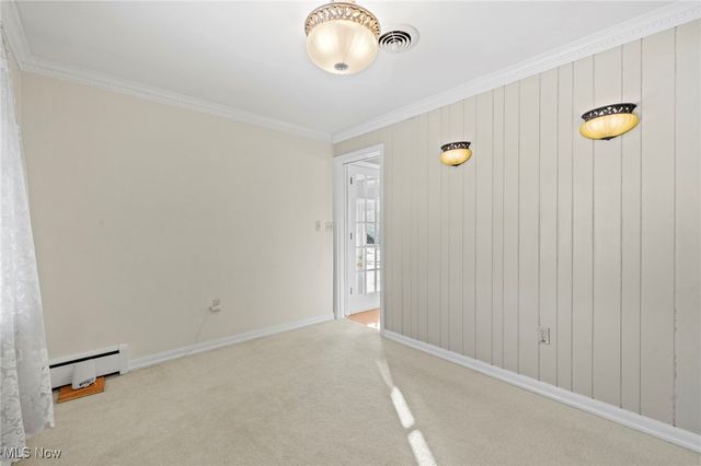 7041 Market Avenue N, Canton, OH 44721