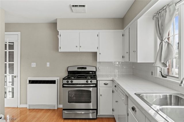 7041 Market Avenue N, Canton, OH 44721