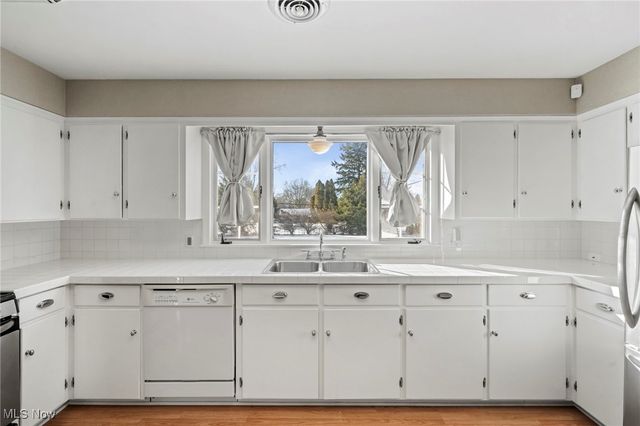 7041 Market Avenue N, Canton, OH 44721