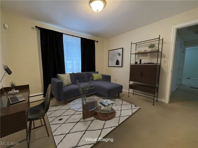 7041 Market Avenue N, Canton, OH 44721