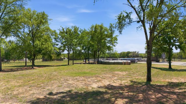 10642 Fm 902, Collinsville, TX 76233