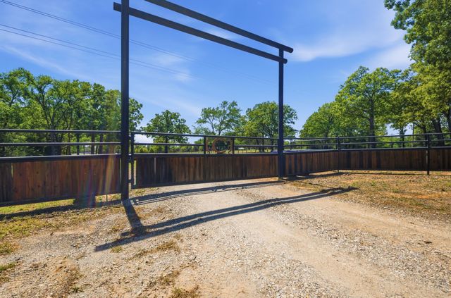10642 Fm 902, Collinsville, TX 76233