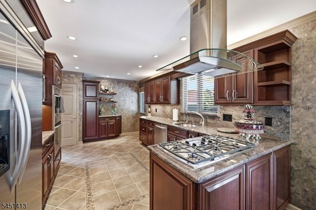 12 Rhoda Ter, Parsippany-troy Hills Twp., NJ 07054