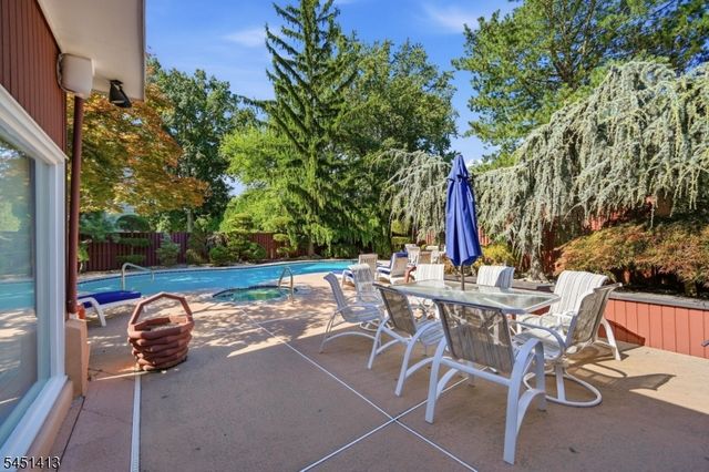 12 Rhoda Ter, Parsippany-troy Hills Twp., NJ 07054