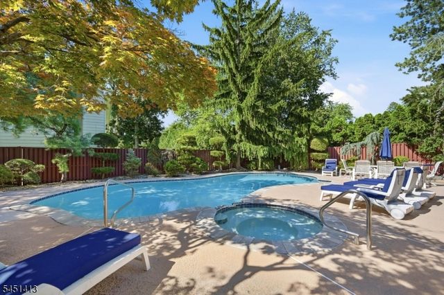 12 Rhoda Ter, Parsippany-troy Hills Twp., NJ 07054