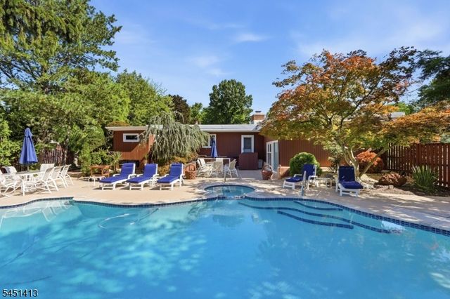 12 Rhoda Ter, Parsippany-troy Hills Twp., NJ 07054