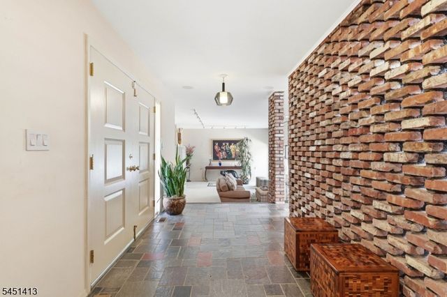 12 Rhoda Ter, Parsippany-troy Hills Twp., NJ 07054