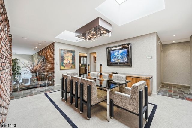 12 Rhoda Ter, Parsippany-troy Hills Twp., NJ 07054