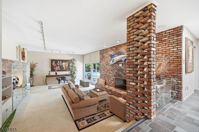 12 Rhoda Ter, Parsippany-troy Hills Twp., NJ 07054