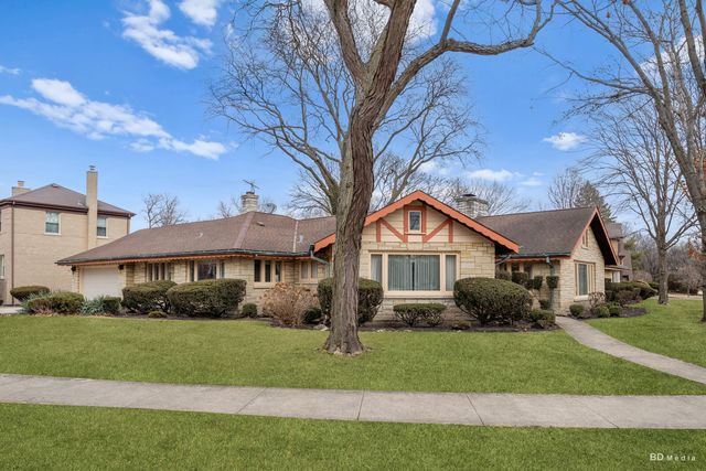 326 Evelyn Road, Riverside, IL 60546