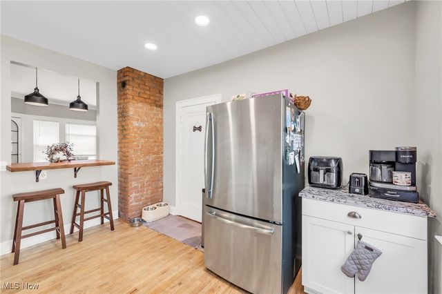 2287 Ogontz Avenue, Lakewood, OH 44107