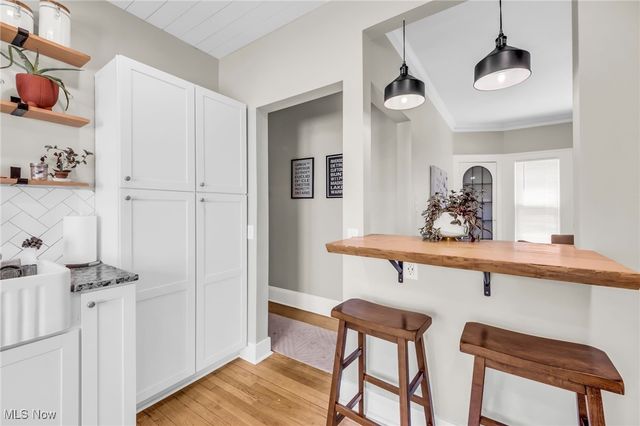 2287 Ogontz Avenue, Lakewood, OH 44107