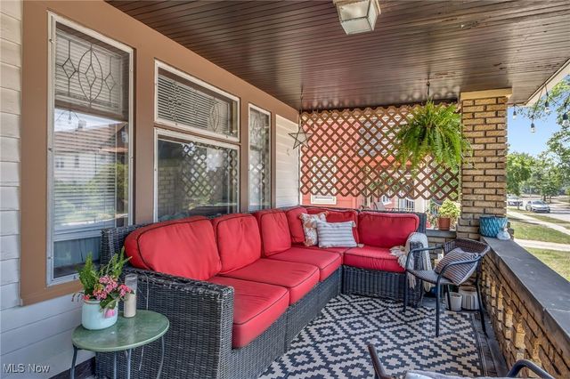 2287 Ogontz Avenue, Lakewood, OH 44107