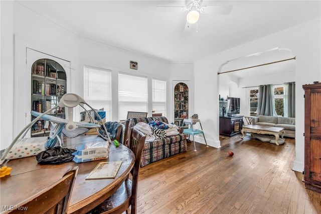 2287 Ogontz Avenue, Lakewood, OH 44107