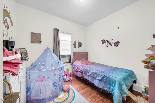 2287 Ogontz Avenue, Lakewood, OH 44107