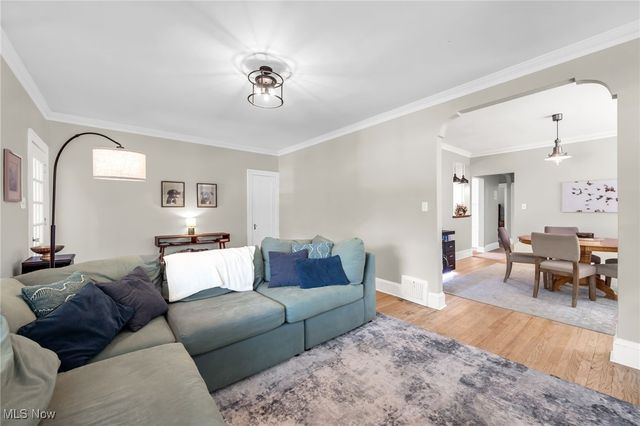 2287 Ogontz Avenue, Lakewood, OH 44107