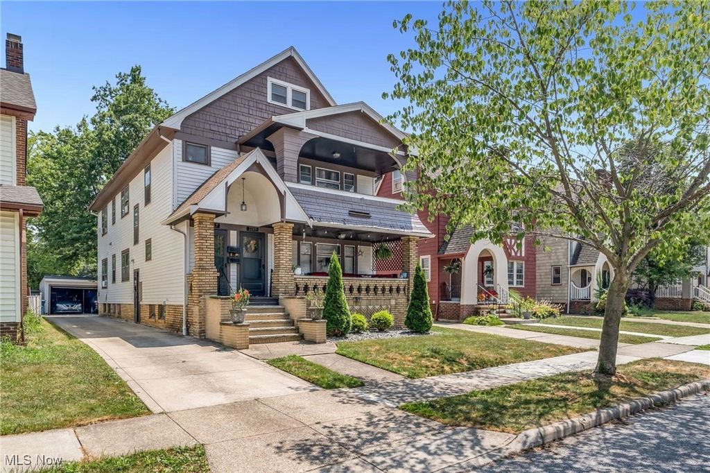 2287 Ogontz Avenue, Lakewood, OH 44107