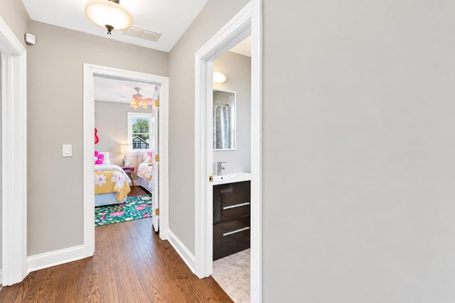 4920 N Keeler Avenue, Chicago, IL 60630