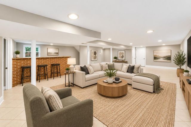 4920 N Keeler Avenue, Chicago, IL 60630