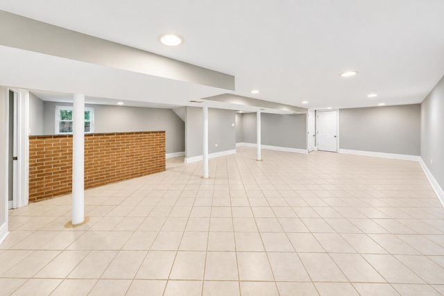 4920 N Keeler Avenue, Chicago, IL 60630