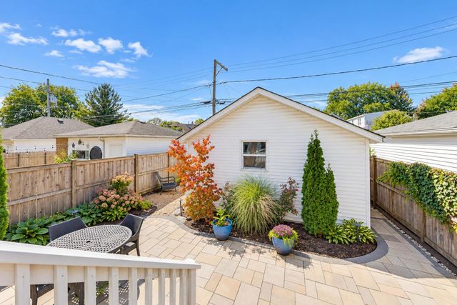 4920 N Keeler Avenue, Chicago, IL 60630