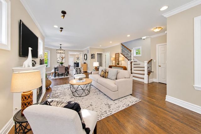 4920 N Keeler Avenue, Chicago, IL 60630