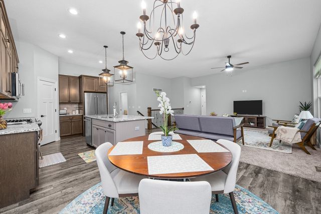 4709 Pheasant Creek Avenue, Davenport, IA 52807