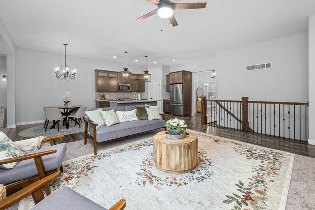 4709 Pheasant Creek Avenue, Davenport, IA 52807