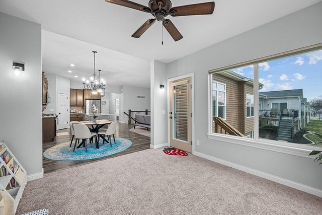 4709 Pheasant Creek Avenue, Davenport, IA 52807