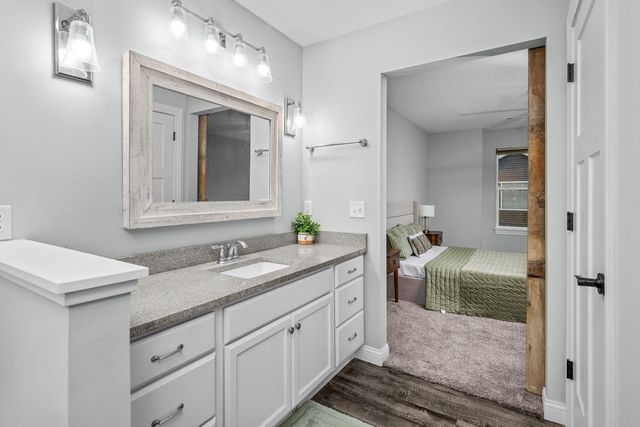 4709 Pheasant Creek Avenue, Davenport, IA 52807