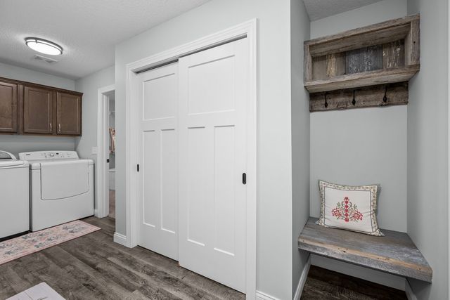 4709 Pheasant Creek Avenue, Davenport, IA 52807