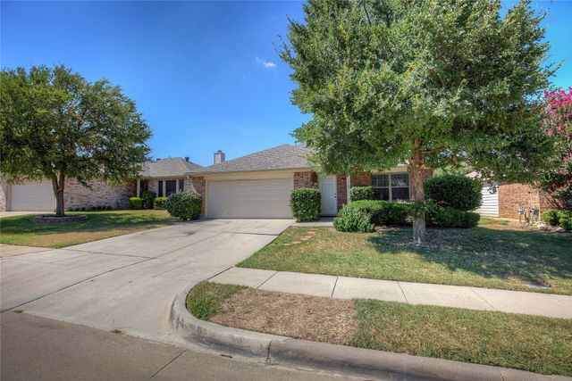 1060 Appaloosa Circle, Fort Worth, TX 76179