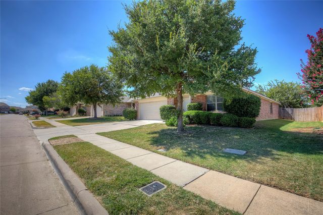 1060 Appaloosa Circle, Fort Worth, TX 76179
