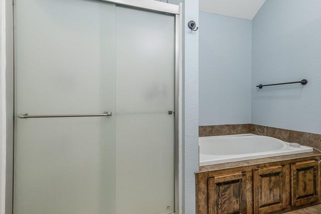 10507 Augusta Drive, Kansas City, KS 66109