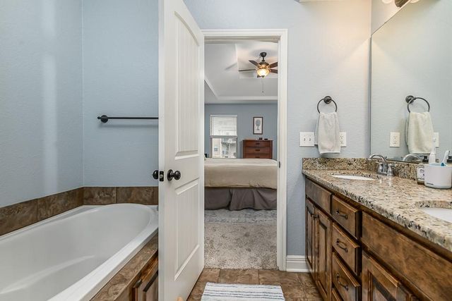 10507 Augusta Drive, Kansas City, KS 66109