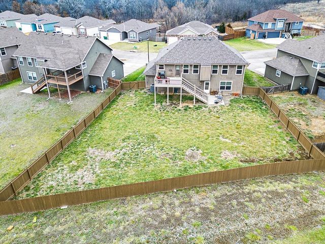 10507 Augusta Drive, Kansas City, KS 66109