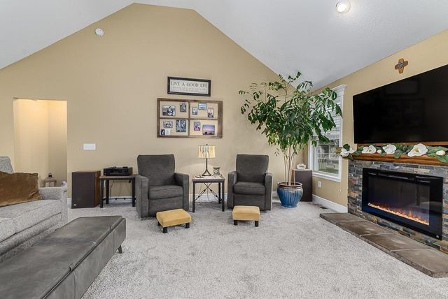 10507 Augusta Drive, Kansas City, KS 66109