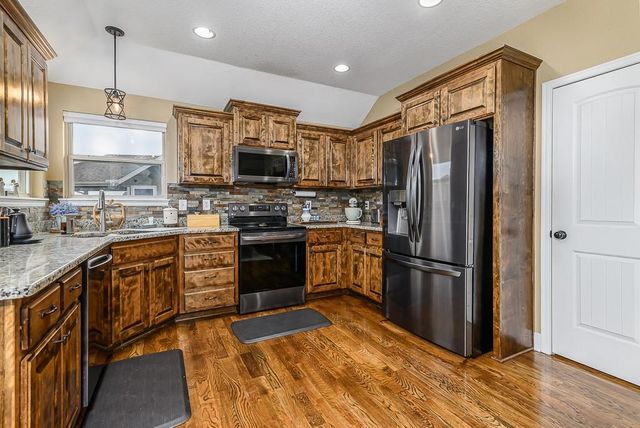 10507 Augusta Drive, Kansas City, KS 66109